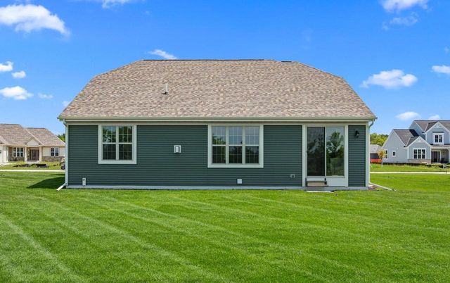 W251N2399 Valleyview CIRCLE, Pewaukee, WI 53072