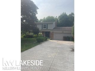8698 Hedgeway Drive, Shelby Twp, MI 48317