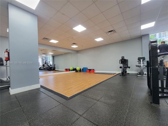 2030 S Ocean Dr 923, Hallandale Beach, FL 33009