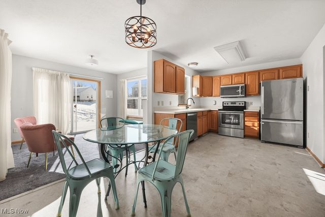 4464 Newcastle Cove, Brunswick, OH 44212