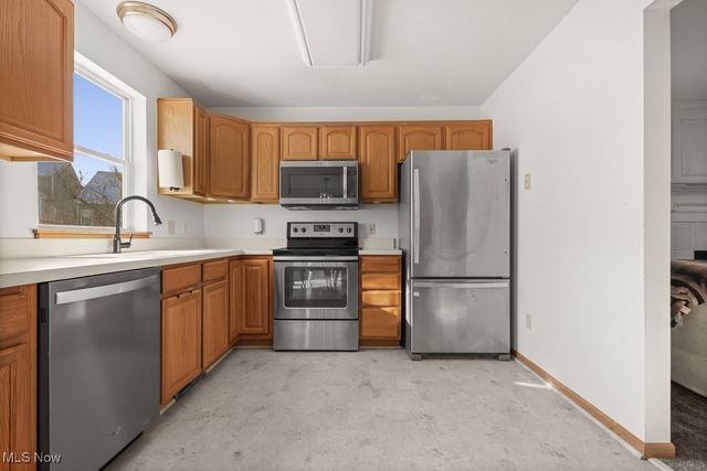 4464 Newcastle Cove, Brunswick, OH 44212