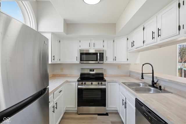 6935 Deerbrook Court, Indianapolis, IN 46214