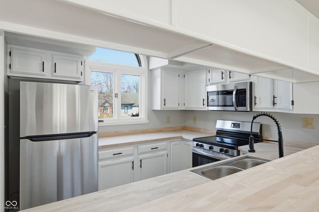 6935 Deerbrook Court, Indianapolis, IN 46214