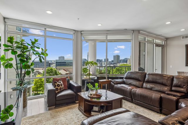 20 Rutledge St Apt 504, Nashville, TN 37210