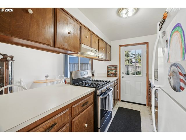 6695 Sw 172ND Ave, Beaverton, OR 97007