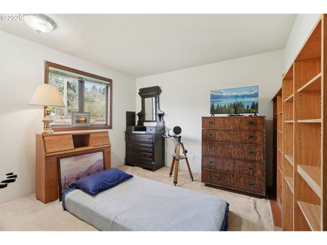 6695 Sw 172ND Ave, Beaverton, OR 97007