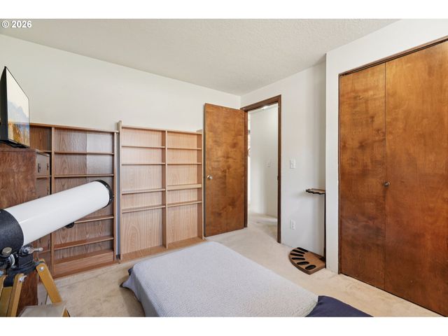 6695 Sw 172ND Ave, Beaverton, OR 97007