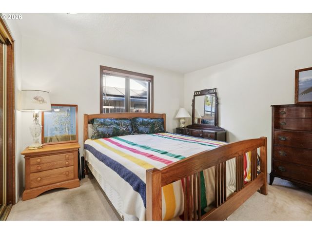 6695 Sw 172ND Ave, Beaverton, OR 97007