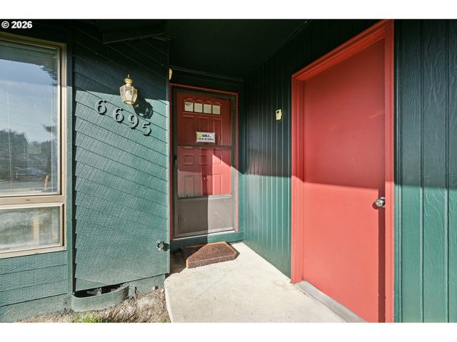 6695 Sw 172ND Ave, Beaverton, OR 97007