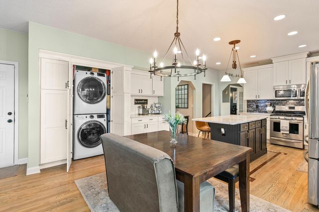 8120 Wellington Boulevard, Johnston, IA 50131