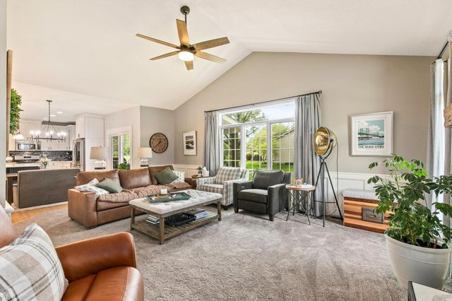 8120 Wellington Boulevard, Johnston, IA 50131
