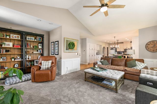 8120 Wellington Boulevard, Johnston, IA 50131