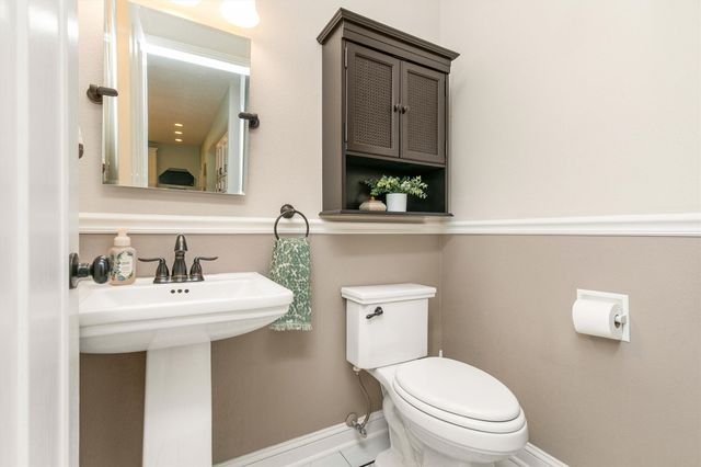 8120 Wellington Boulevard, Johnston, IA 50131