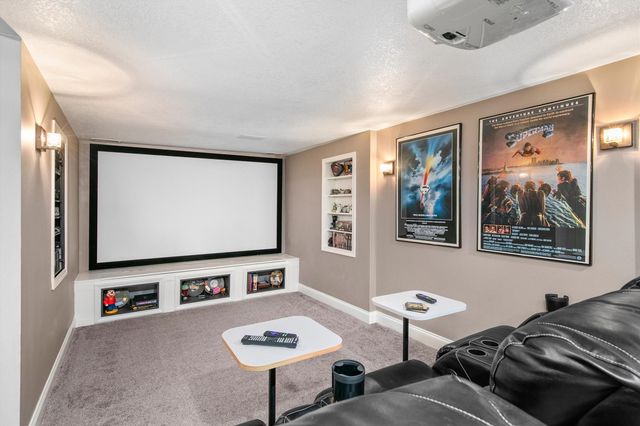 8120 Wellington Boulevard, Johnston, IA 50131