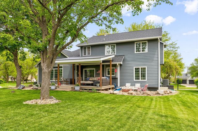 8120 Wellington Boulevard, Johnston, IA 50131