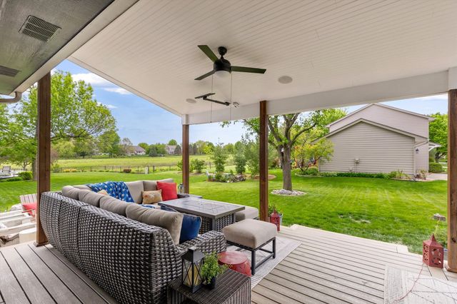 8120 Wellington Boulevard, Johnston, IA 50131