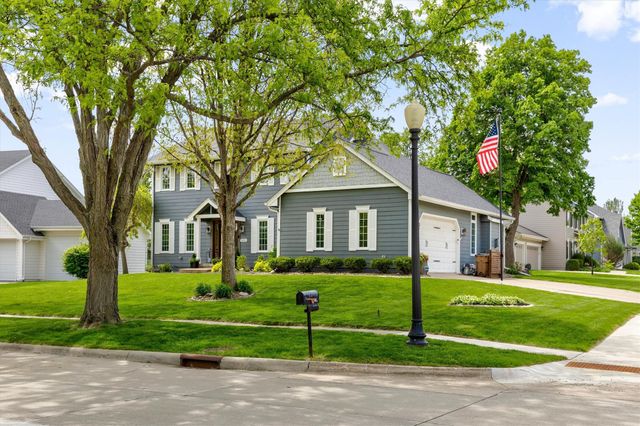 8120 Wellington Boulevard, Johnston, IA 50131