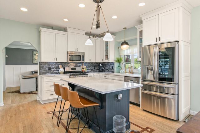 8120 Wellington Boulevard, Johnston, IA 50131