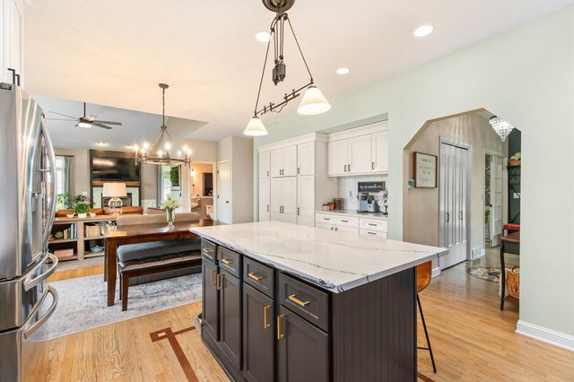 8120 Wellington Boulevard, Johnston, IA 50131