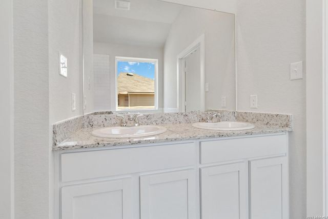 5926 Willow Point Blvd, San Antonio, TX 78219