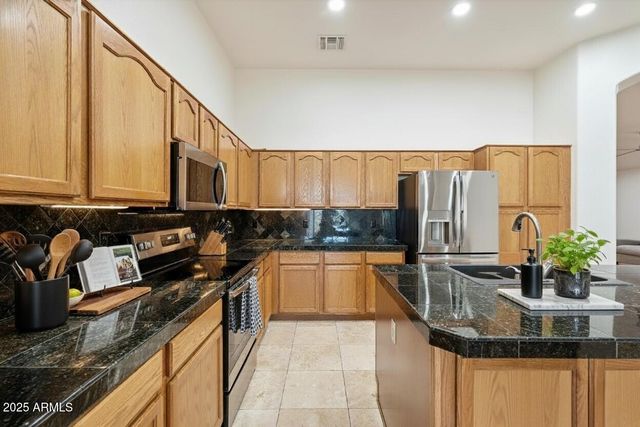 7664 W DONALD Drive, Peoria, AZ 85383