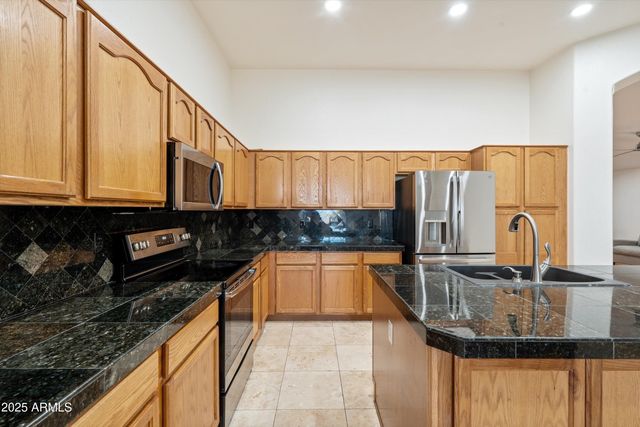 7664 W DONALD Drive, Peoria, AZ 85383