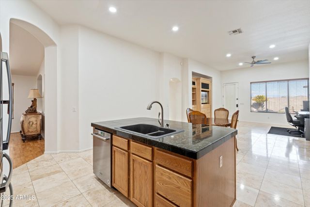 7664 W DONALD Drive, Peoria, AZ 85383