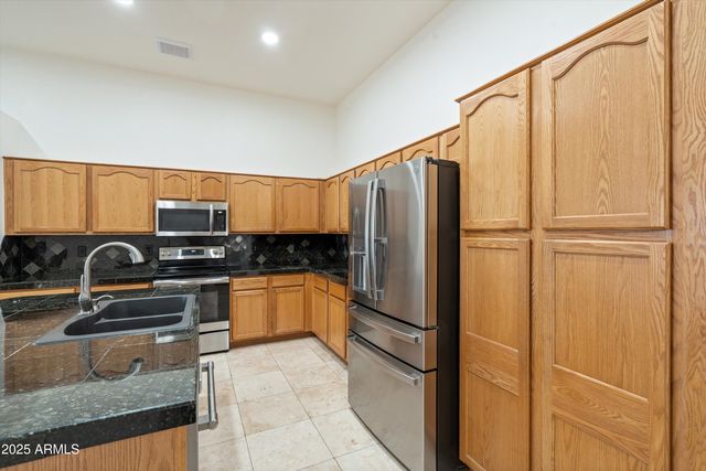 7664 W DONALD Drive, Peoria, AZ 85383