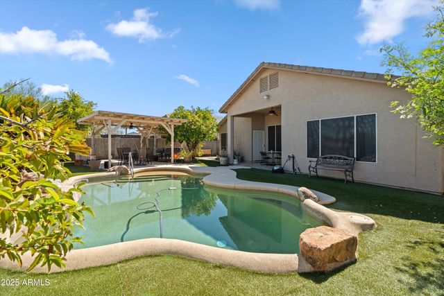 7664 W DONALD Drive, Peoria, AZ 85383