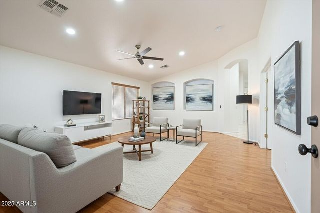 7664 W DONALD Drive, Peoria, AZ 85383