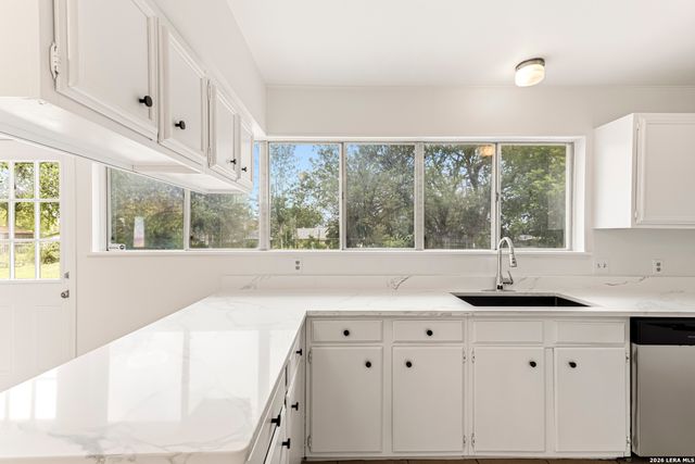 2911 EAGLE RDG, San Antonio, TX 78228