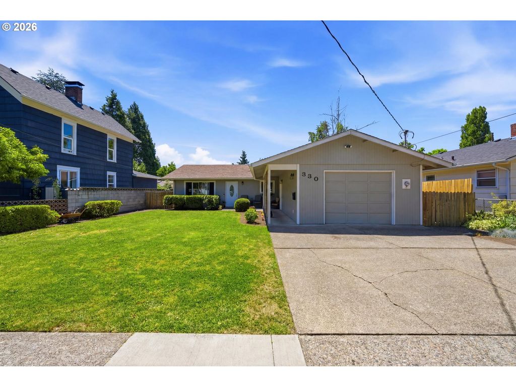 Image 1 of property listing at 330 Nw 12TH St, Mc Minnville, OR 97128