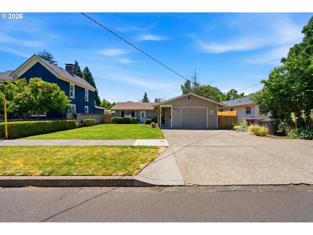 Image 2 of property listing at 330 Nw 12TH St, Mc Minnville, OR 97128