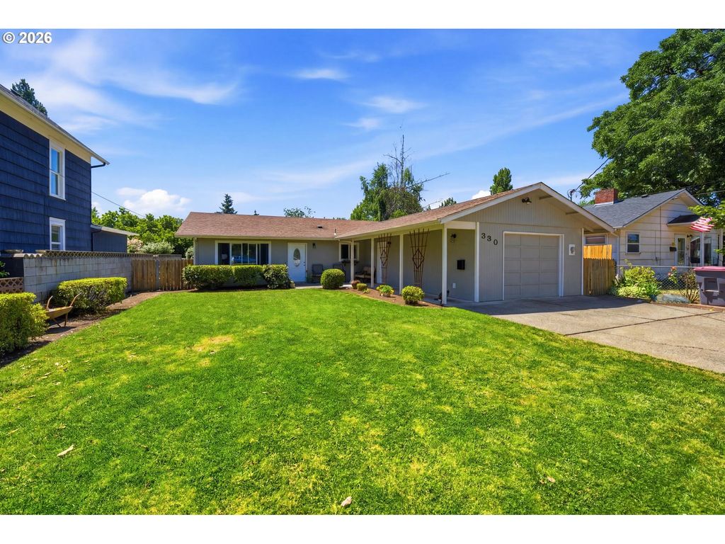 Image 3 of property listing at 330 Nw 12TH St, Mc Minnville, OR 97128