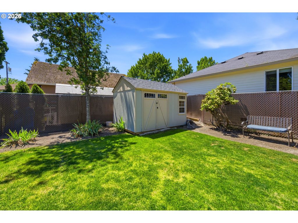 Image 32 of property listing at 330 Nw 12TH St, Mc Minnville, OR 97128