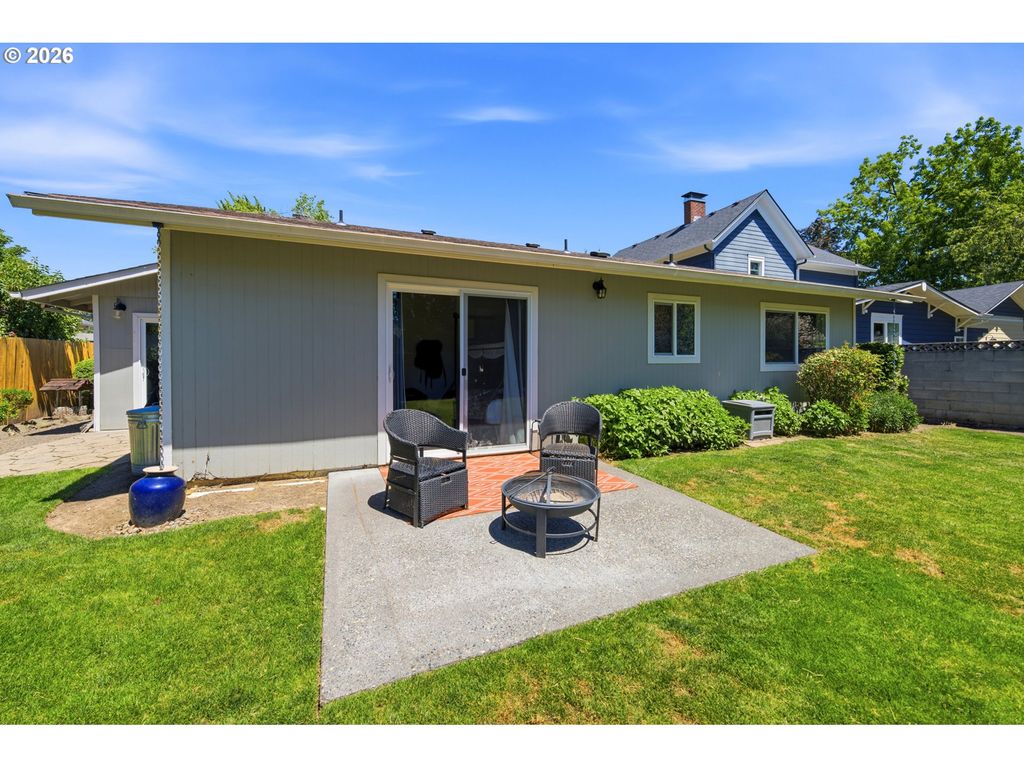 Image 34 of property listing at 330 Nw 12TH St, Mc Minnville, OR 97128