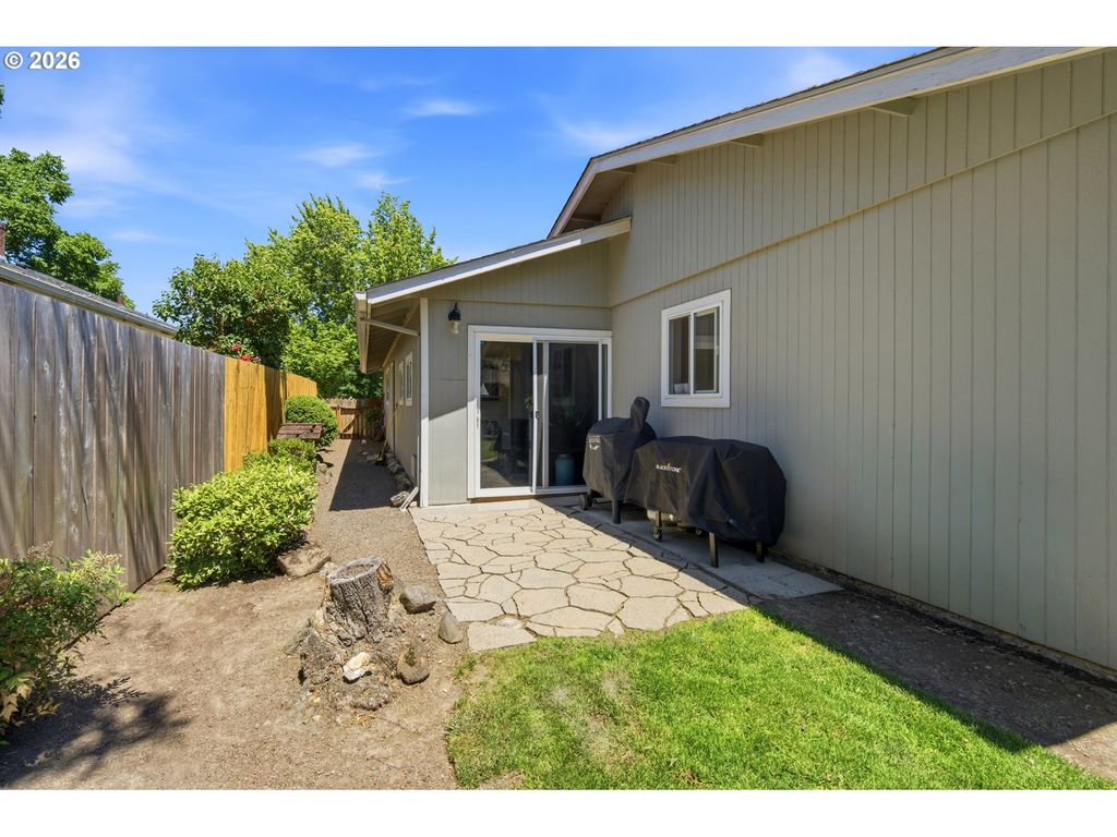 Image 35 of property listing at 330 Nw 12TH St, Mc Minnville, OR 97128