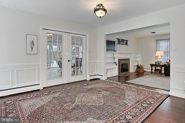 5619 WHARTON LN, Centreville, VA 20120
