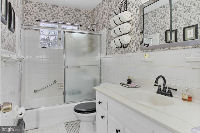 5619 WHARTON LN, Centreville, VA 20120