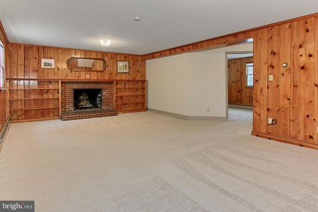 5619 WHARTON LN, Centreville, VA 20120