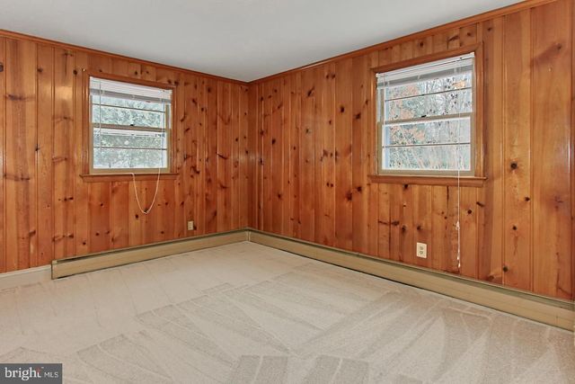 5619 WHARTON LN, Centreville, VA 20120