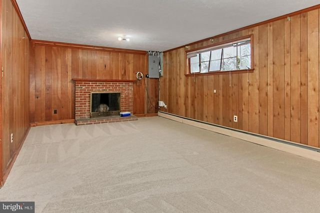 5619 WHARTON LN, Centreville, VA 20120