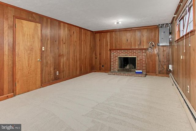 5619 WHARTON LN, Centreville, VA 20120