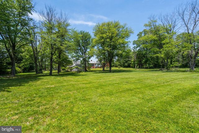 5619 WHARTON LN, Centreville, VA 20120