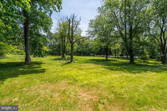 5619 WHARTON LN, Centreville, VA 20120