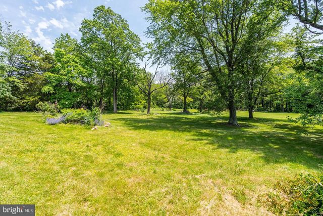 5619 WHARTON LN, Centreville, VA 20120