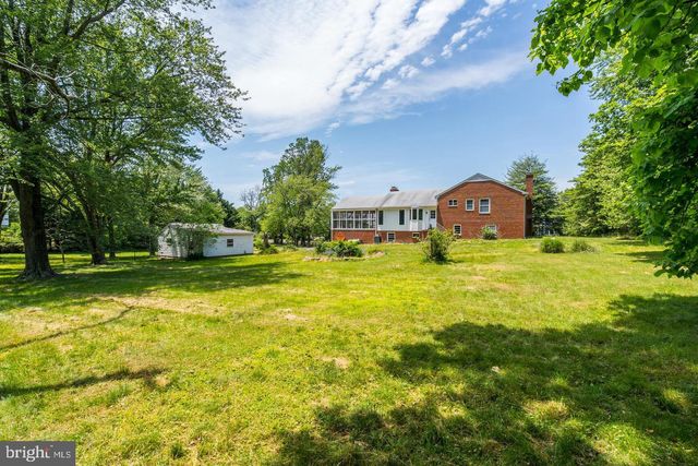 5619 WHARTON LN, Centreville, VA 20120