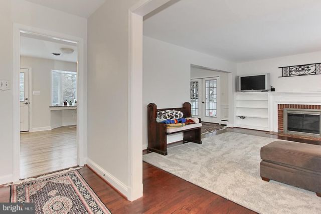 5619 WHARTON LN, Centreville, VA 20120