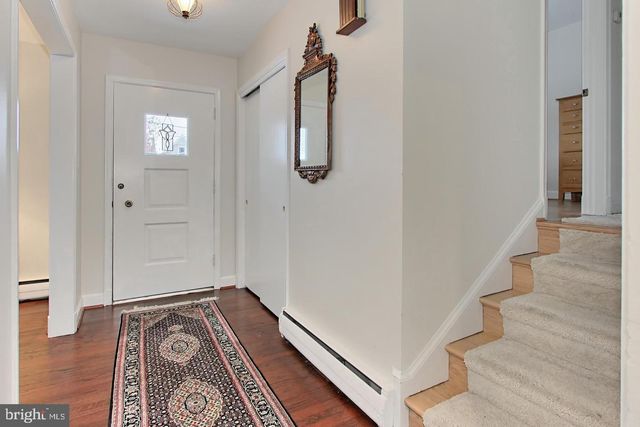 5619 WHARTON LN, Centreville, VA 20120