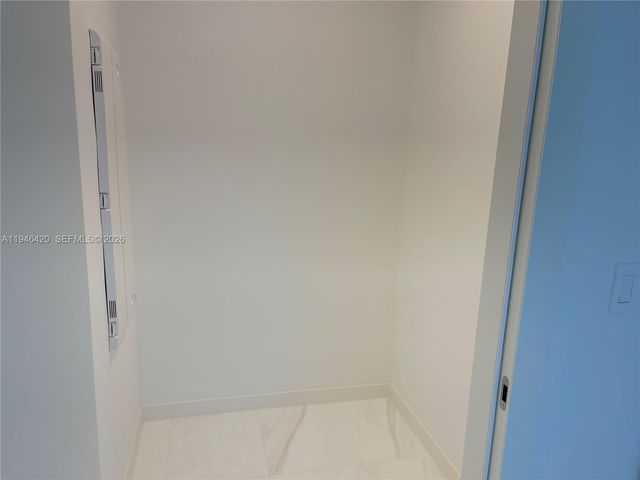 300 Biscayne Boulevard Way 1006E, Miami, FL 33131